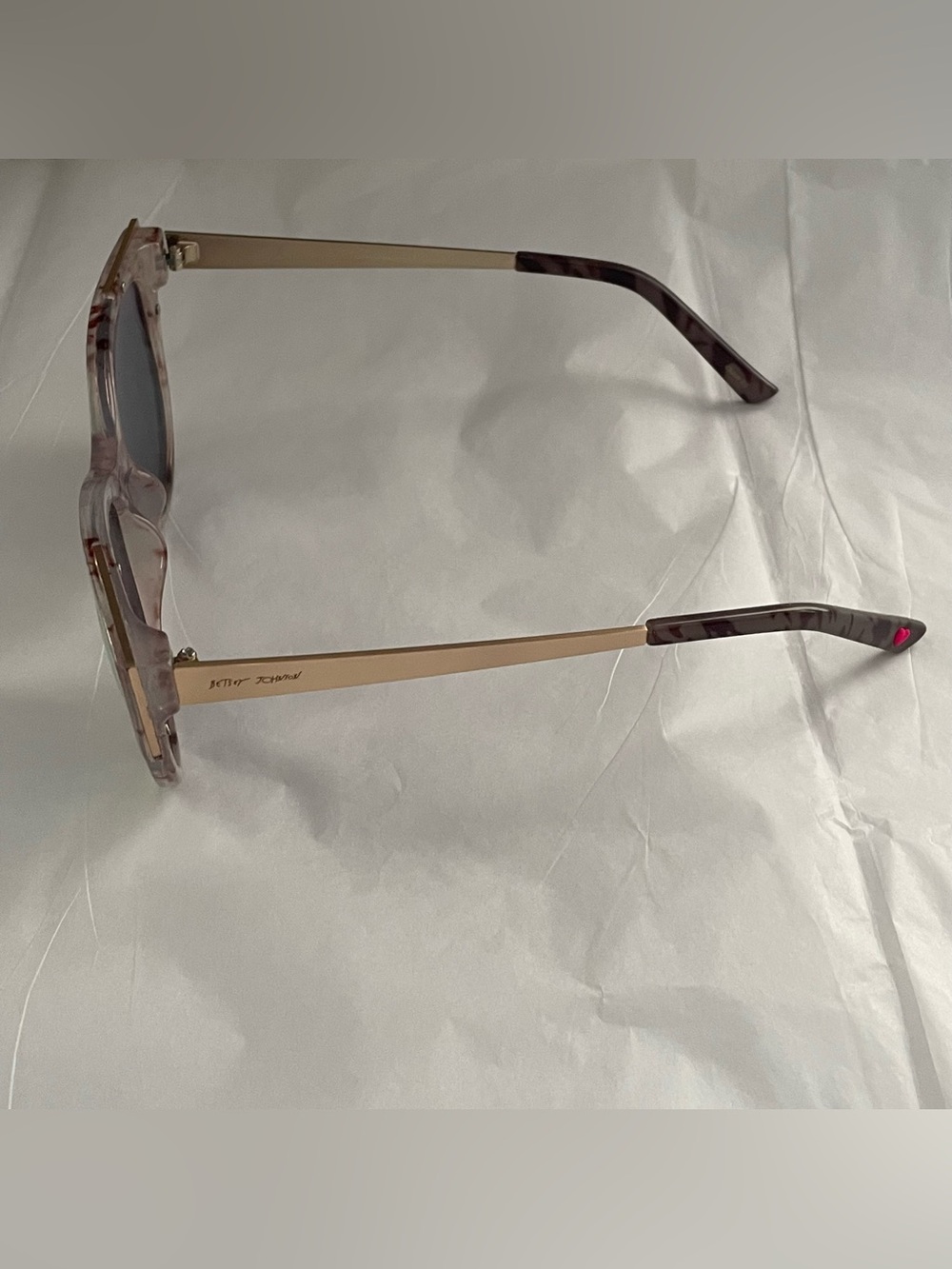 Betsey Johnson Cat Eye Sunglasses Clear Brown Marble with Mirror Lenses - Picture 9 of 9